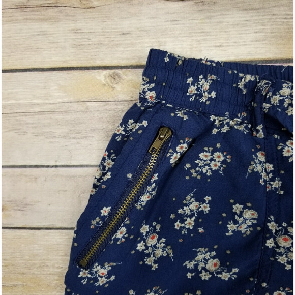 EUC‎ Forever 21 Blue Floral Size 31 Shorts with Pockets Drawstring Waist - Picture 9 of 16